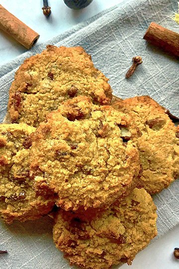 Keto Pumpkin Spice Pecan Cookies